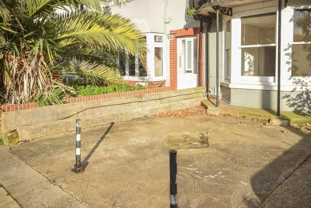 Central Brighton - Free Parking - Sleeps 5